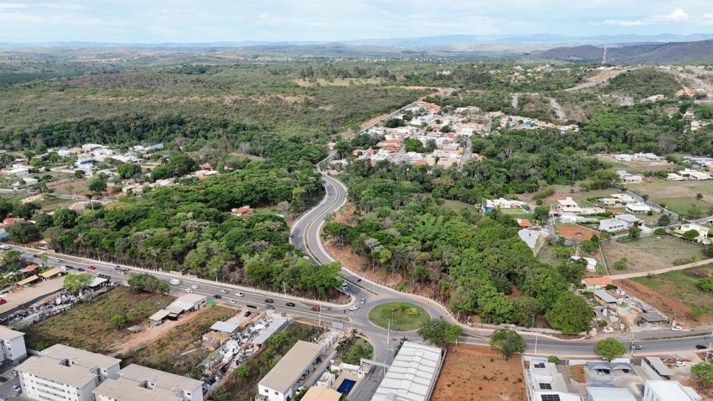 LOTE COMERCIAL BAIRRO CAMPINHO LOTE COMERCIAL BAIRRO CAMPINHO